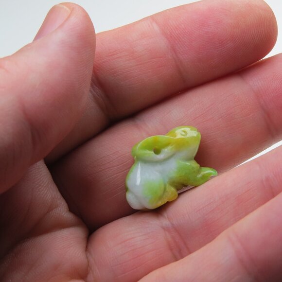 Jade Rabbit Hand Carved Pendent - Picture 2 of 3